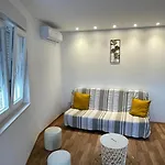Family-friendly With Swimming Pool Mastrinka, Ciovo - 23984 トロギール