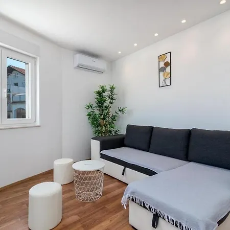 Family-friendly With Swimming Pool Mastrinka, Ciovo - 23984 Appartement Trogir
