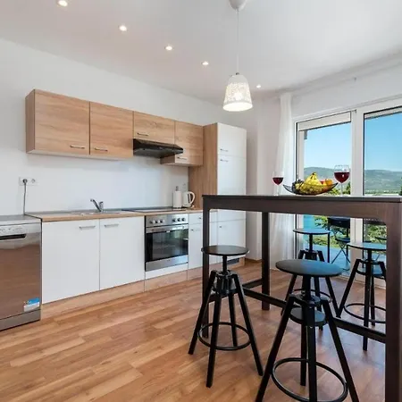 Appartement Family-friendly With Swimming Pool Mastrinka, Ciovo - 23984 Trogir