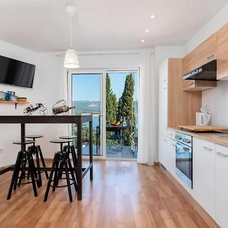Appartement Family-friendly With Swimming Pool Mastrinka, Ciovo - 23984 Trogir